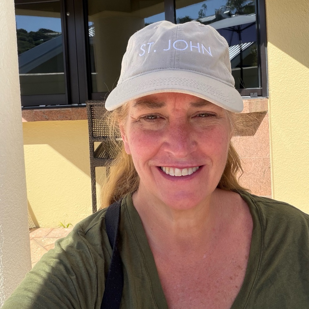 Meet your Posher, Carolyn